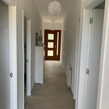 A Casa Vermella Con Jardin A 10 Minutos De Santiago De Compostela Apartament Ortono