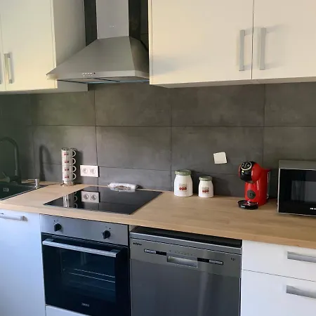 A Casa Vermella Con Jardin A 10 Minutos De Santiago De Compostela *