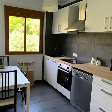 A Casa Vermella Con Jardin A 10 Minutos De Santiago De Compostela *